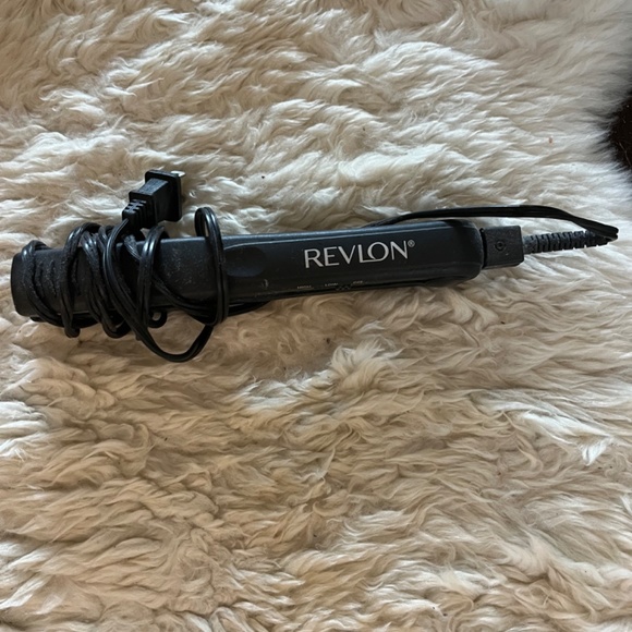 Revlon Straightener - Picture 2 of 2